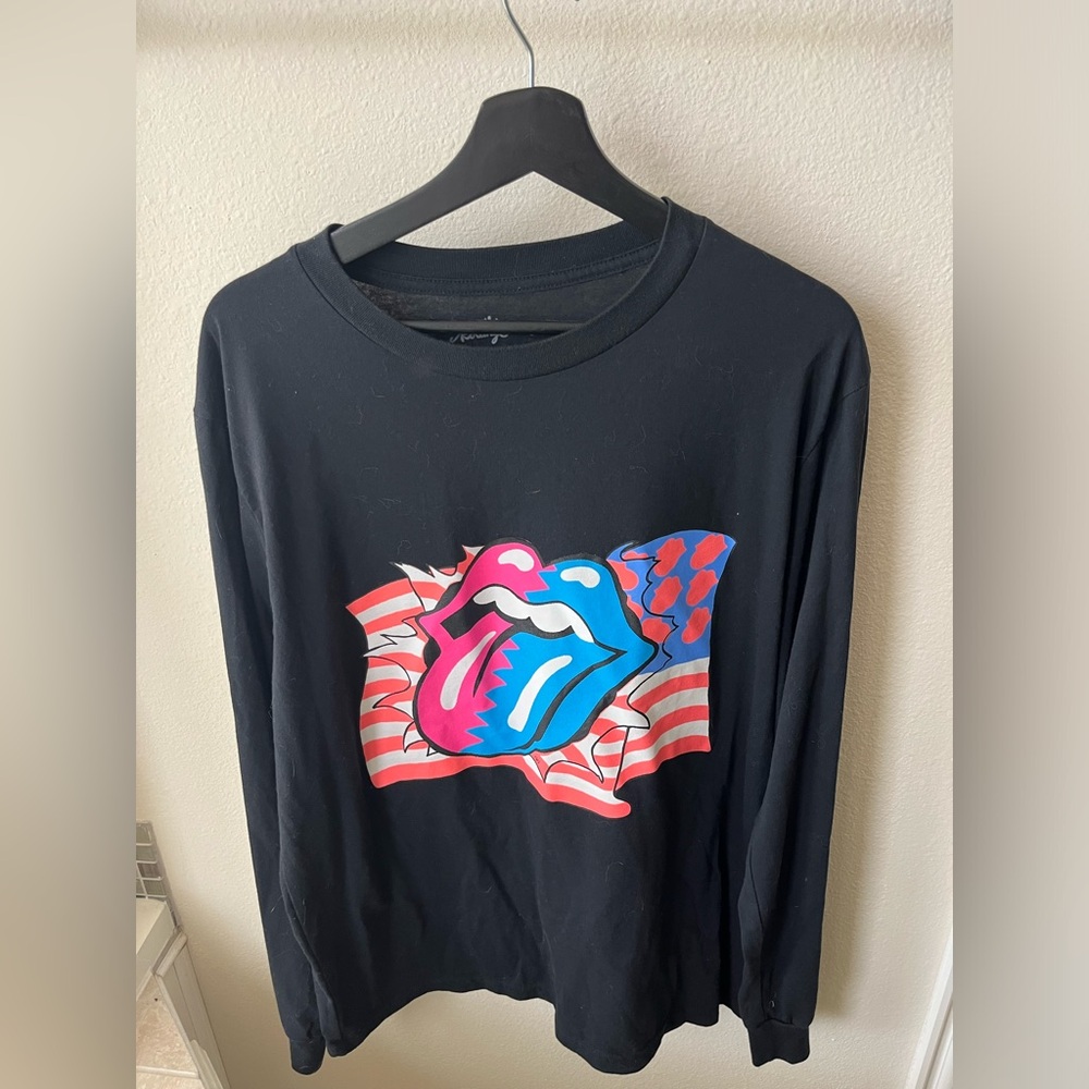 Long sleeve t shirt size L never worn